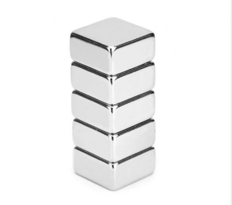 Композитный неодимовый магнит Малый блок 20x20x10 мм для долговечных магнитных решений
