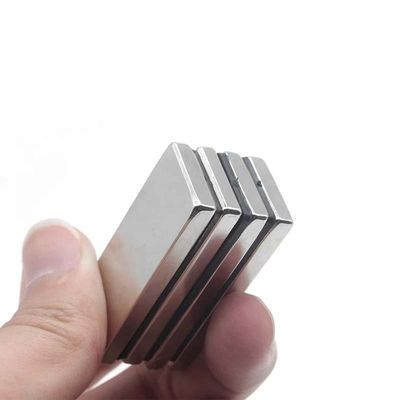 Промышленный магнит 50x25x10 Синтерированный неодим-железо-борон для высокой удерживающей способности