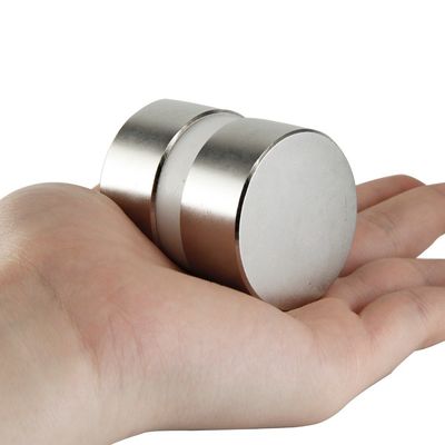 Индустриальный магнит сильный постоянный N52 неодимовый магнитный диск с ISO9001