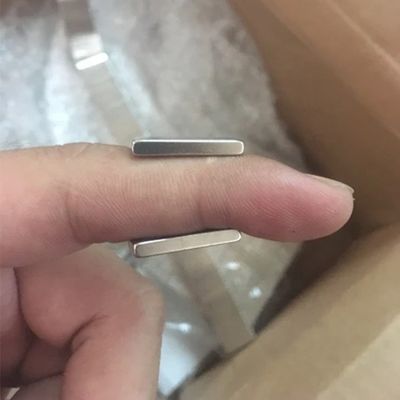 Прямоугольный тонкий магнит 20x10x3 мм 3,3 кг сила для максимальной рабочей температуры 80 градусов